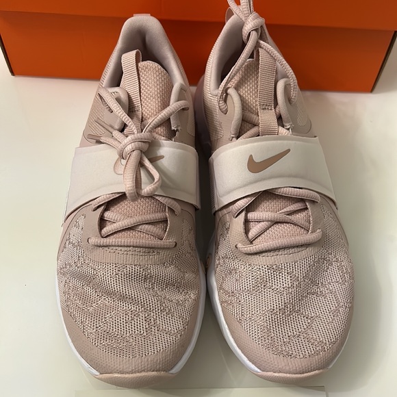 Nike Training shoes - Picture 2 of 8